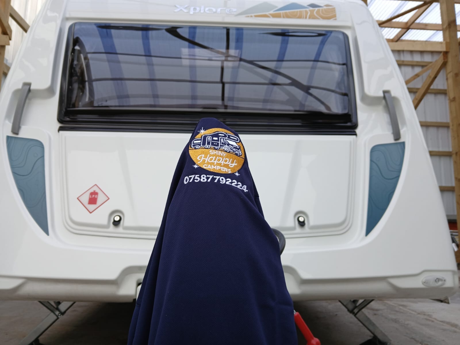 Shiny motorhome roof and sides